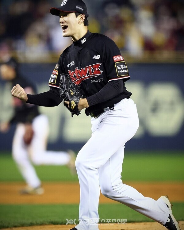 2025 KBO 수비상 수상자가 발표되었다. 투수 부분은 KT 위즈 고영표가 수상했다. / 출처 - 고영표 인스타그램