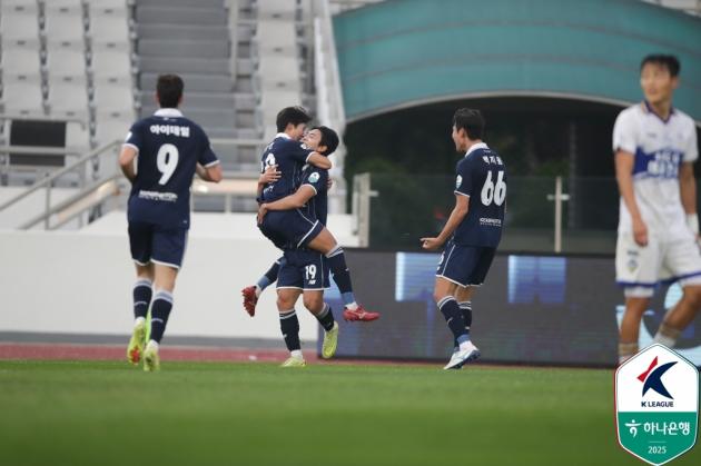 리그2 4위를 차지한 서울이랜드FC. (한국프로축구연맹 제공)